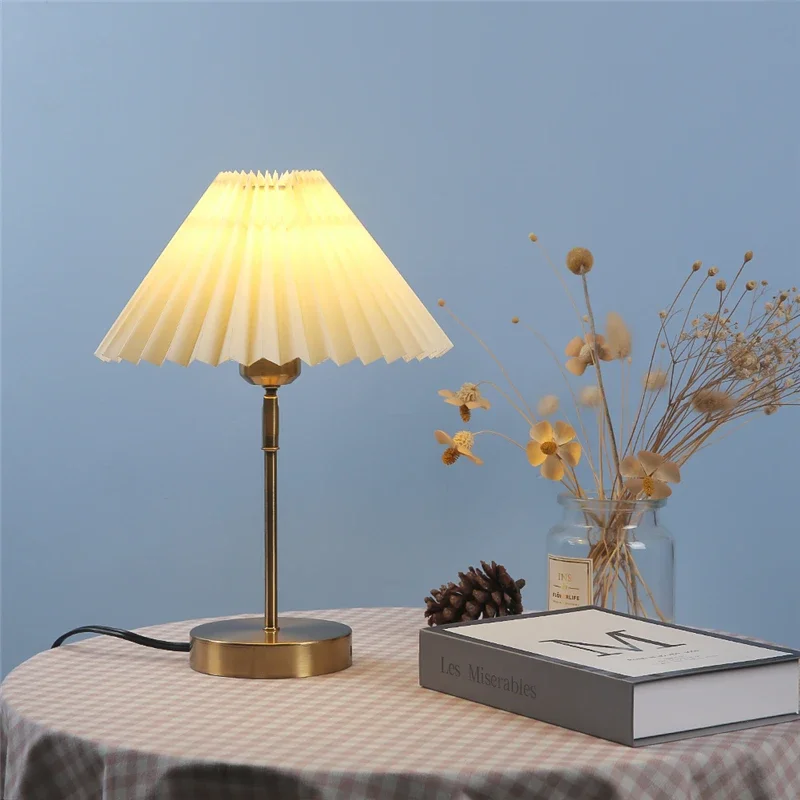 Modern Adjustable Pleated Tabl - مراجعة Lava Lamp Desktop وسعره