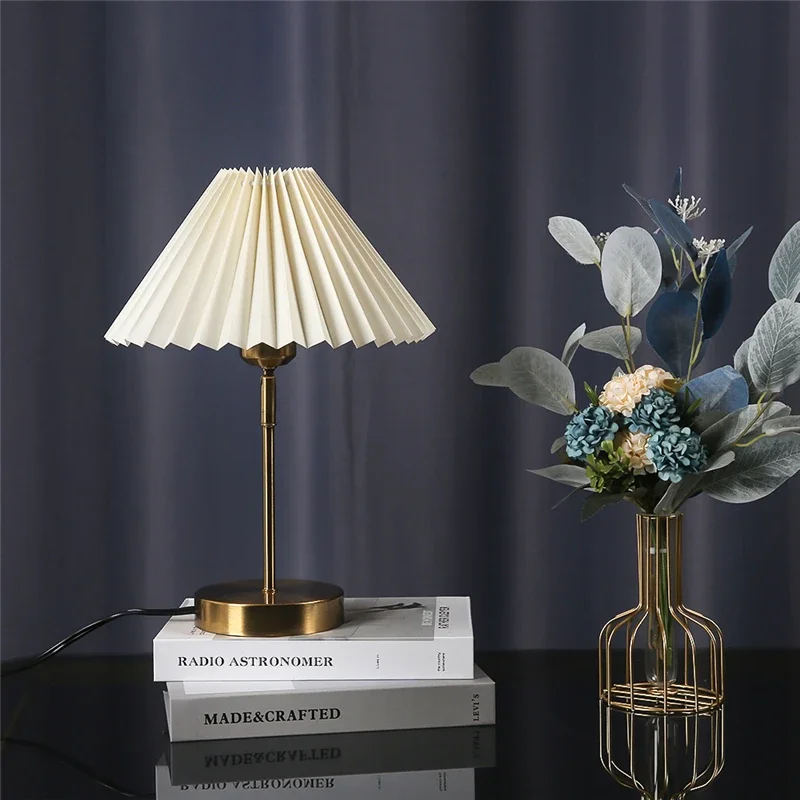 Modern Adjustable Pleated Tabl - مراجعة Lava Lamp Desktop وسعره