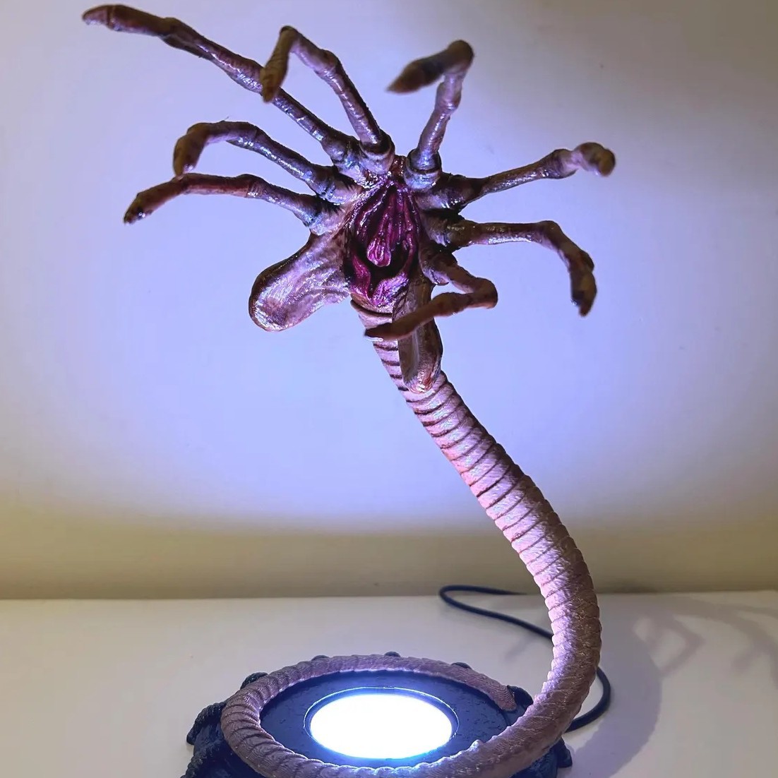 Alien Facehugger Lamp Nightlig - مراجعة Lighting Decoration For Home وسعره