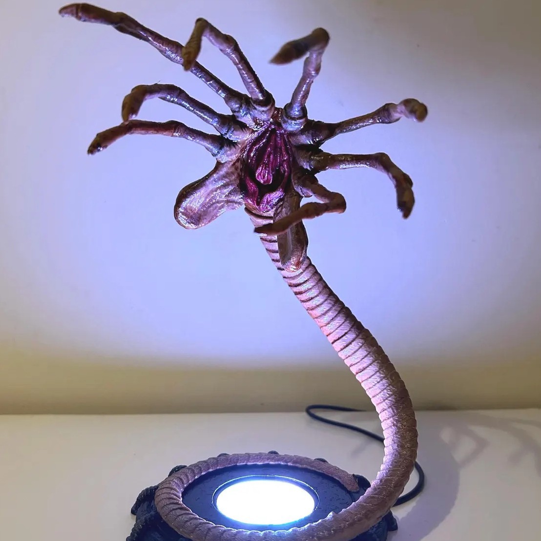 Alien Facehugger Lamp Nightlig - مراجعة Lighting Decoration For Home وسعره