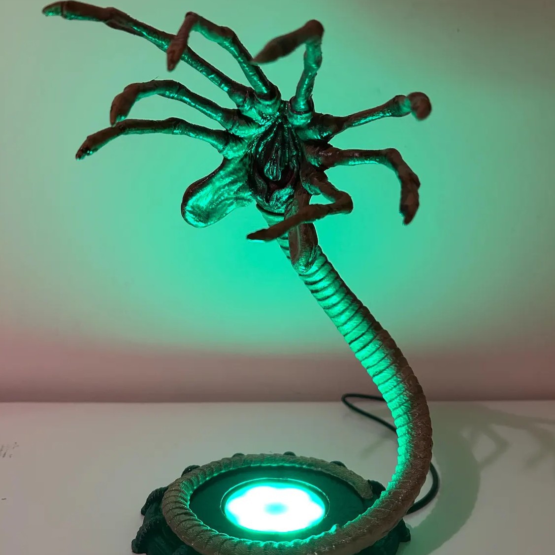 Alien Facehugger Lamp Nightlig - مراجعة Lighting Decoration For Home وسعره
