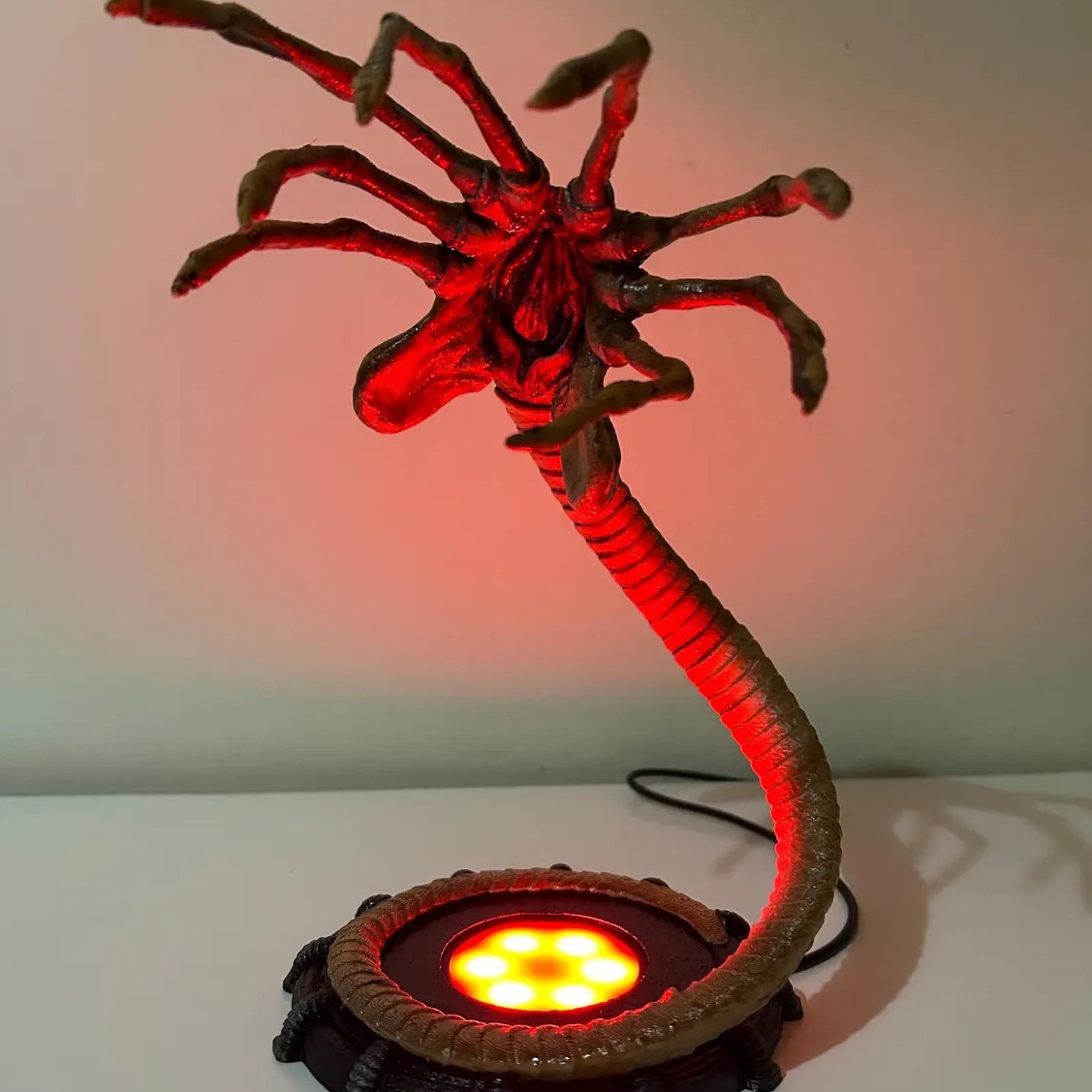 Alien Facehugger Lamp Nightlig - مراجعة Lighting Decoration For Home وسعره